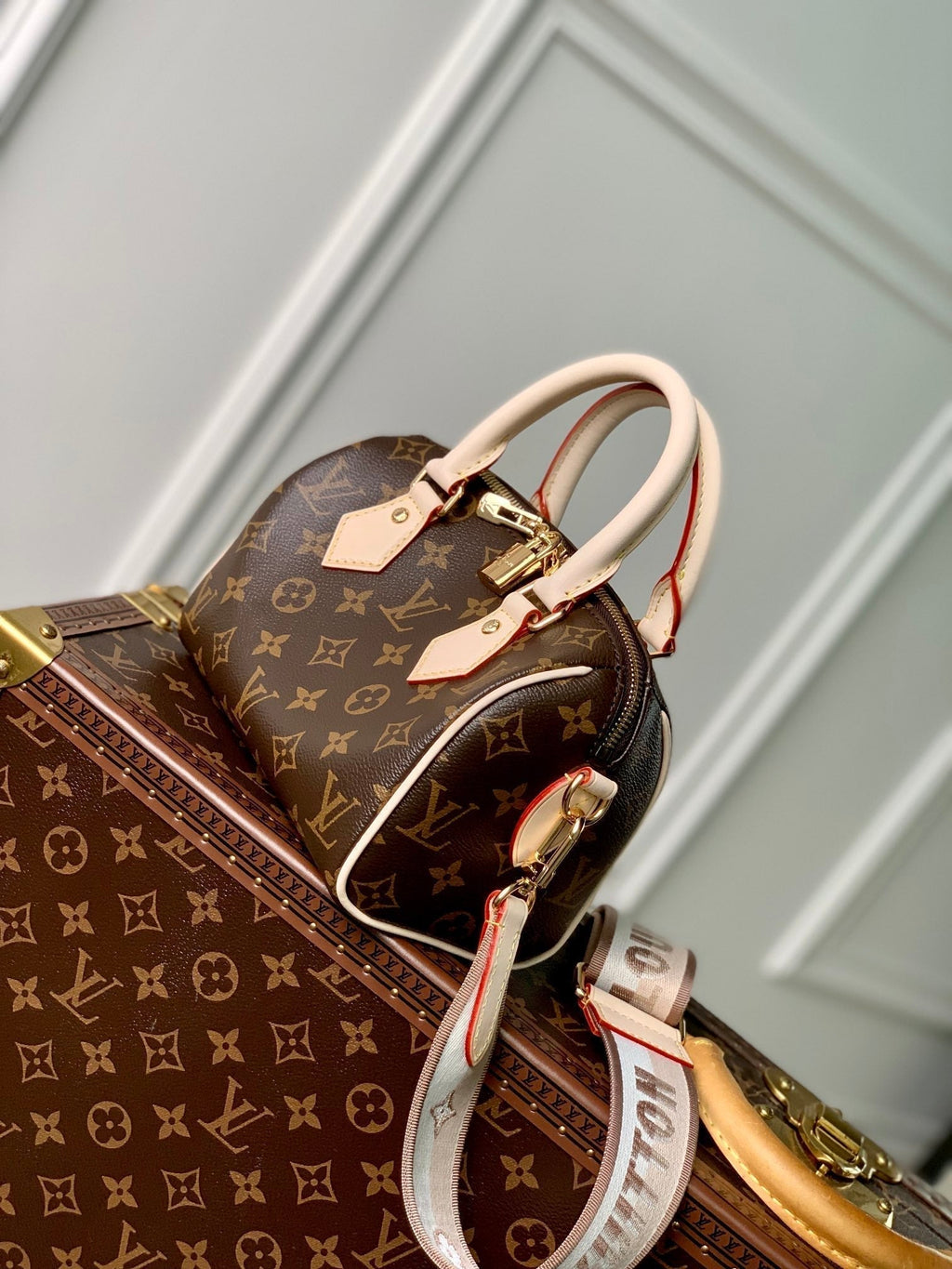Louis Vuitton Speedy Bandouliere 20 Monogram Beige Strap Handbag