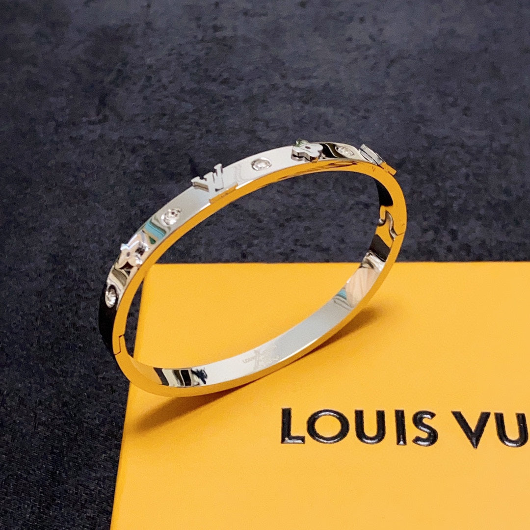 18K Louis Vuitton Diamonds Bracelet